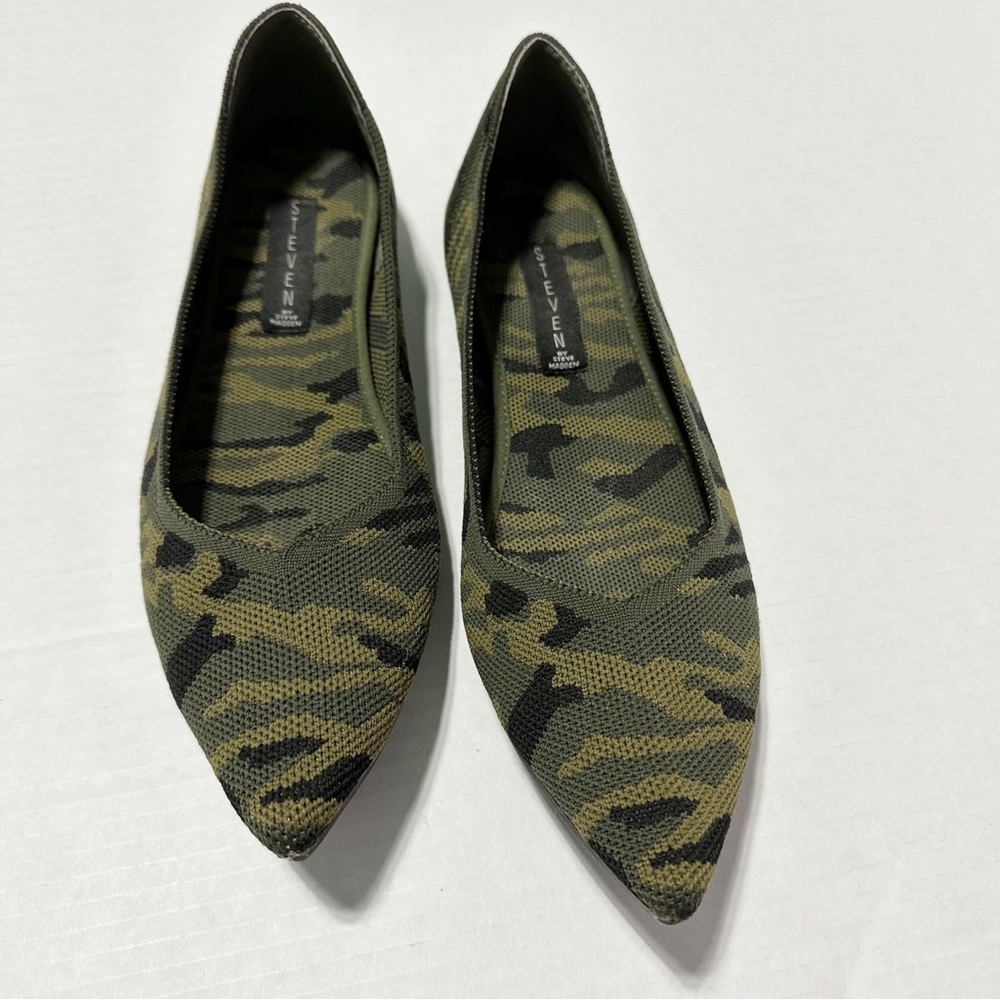 Steven by steve Madden Knit Camo Rosy Print Flats Size 9 Pointed Toe